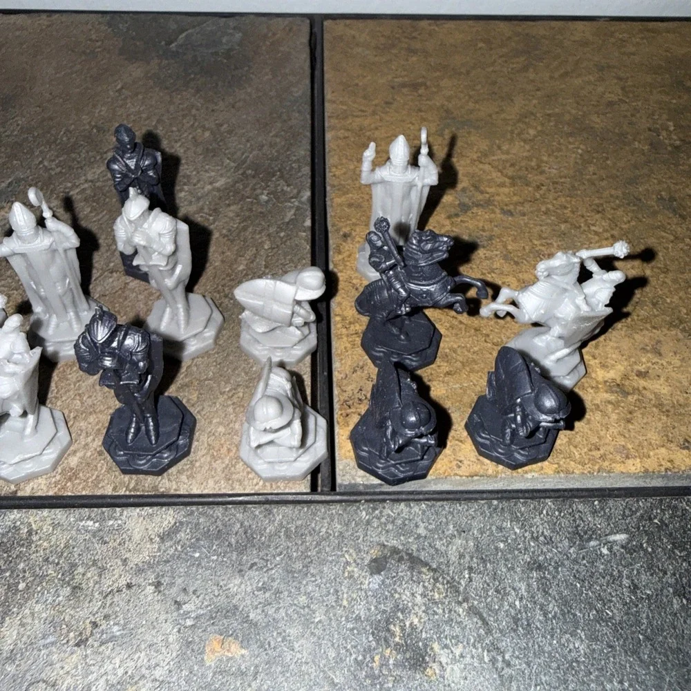 Harry Potter Wizard Chess Set Replacement 19 Gray  Plastic Pieces 1/2